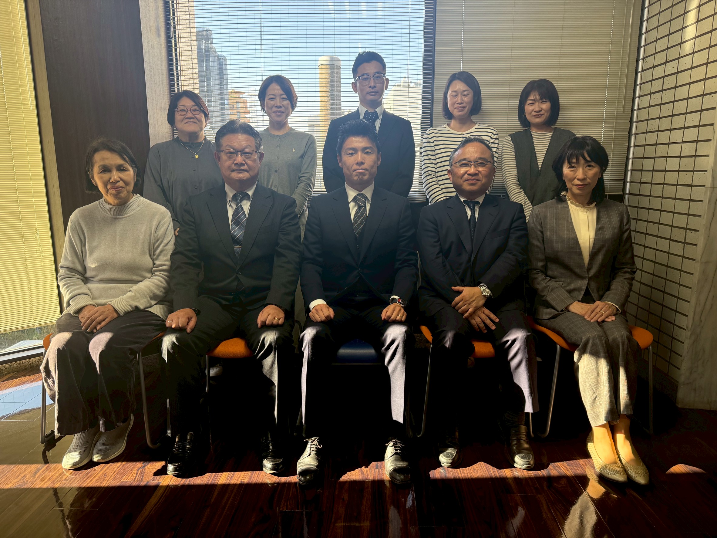 �{�ЏW���ʐ^